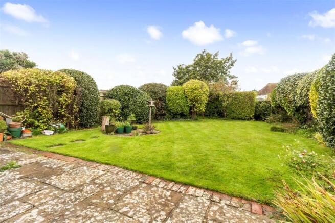 1 Midhurst Close-017.JPG