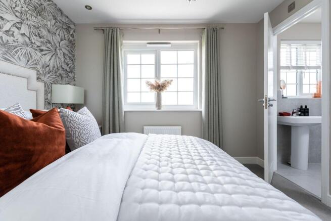 The en-suite makes mornings convenient