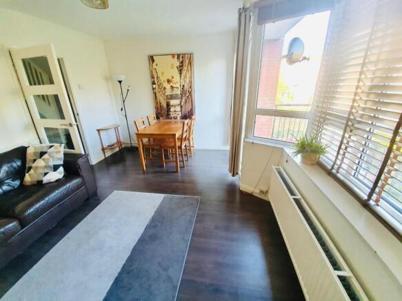 acious 3-Bedroom Maisonette in Prime Highbury Loc