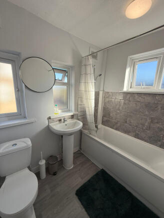 Spacious Rooms Available ¿ Avon Road, Greenford