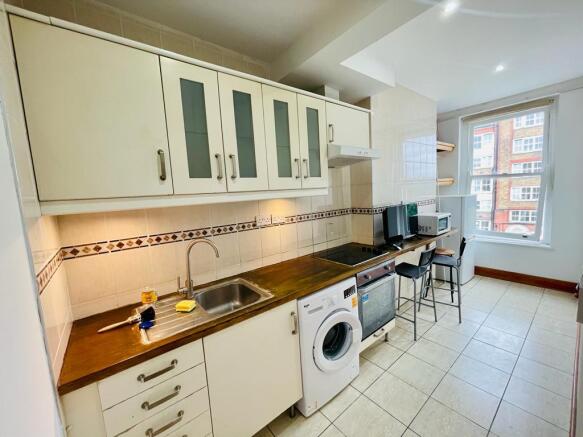 Three Bedroom Flat on Stoke Newington Church Stre