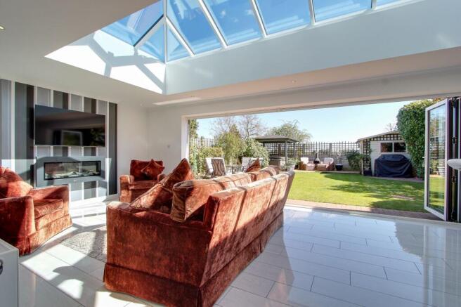 Open Plan Kitchen/Sun Room