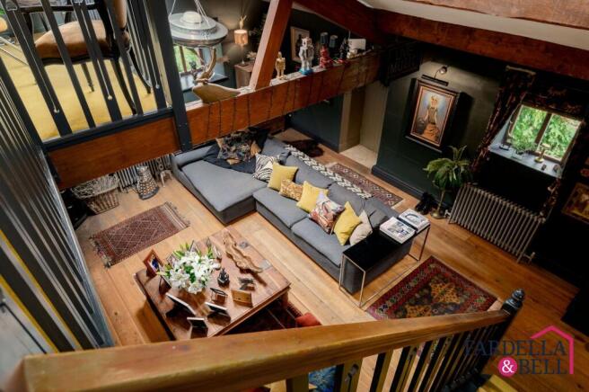 Family room + Gallery