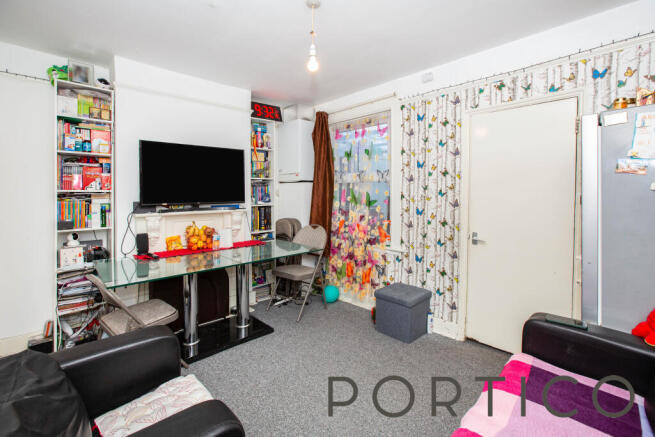 Living Room (2)