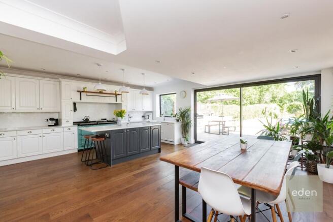 KITCHEN/DINER