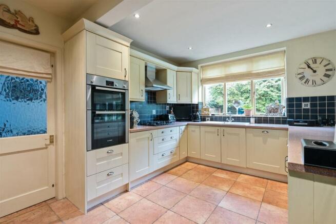 53 Sharmans Cross Road, B91 1RQ_19.jpg