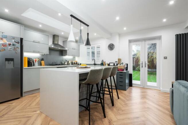 46 Hay Lane, Monkspath, B90 4TA DMS3007_LO_1.jpg