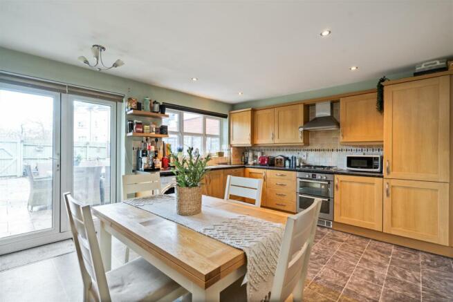 25 Middlewood Close_2.jpg