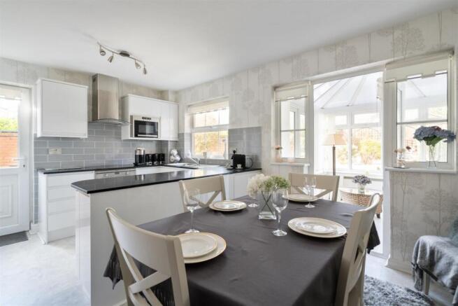 14 Sevington Close_12.jpg