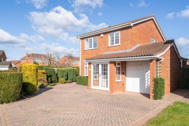 1 Hawbridge Close_19.jpg