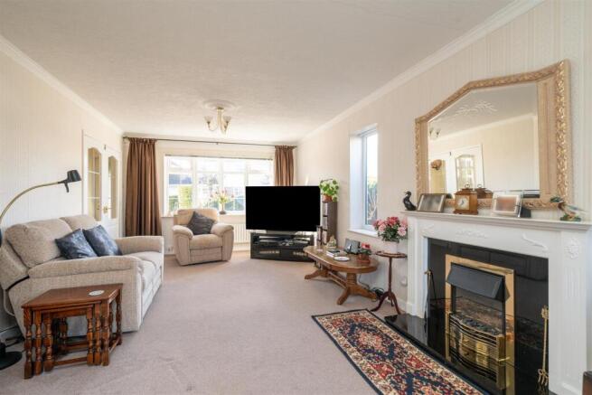 1 Hawbridge Close_3.jpg