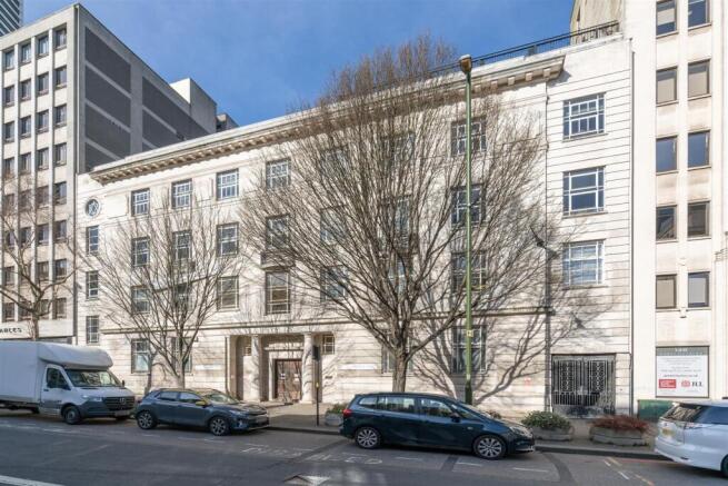 Apartment 8, 150 Great Charles Street_27.jpg