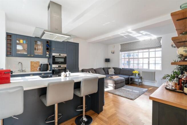 Apartment 8, 150 Great Charles Street_10.jpg