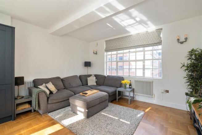 Apartment 8, 150 Great Charles Street_11.jpg
