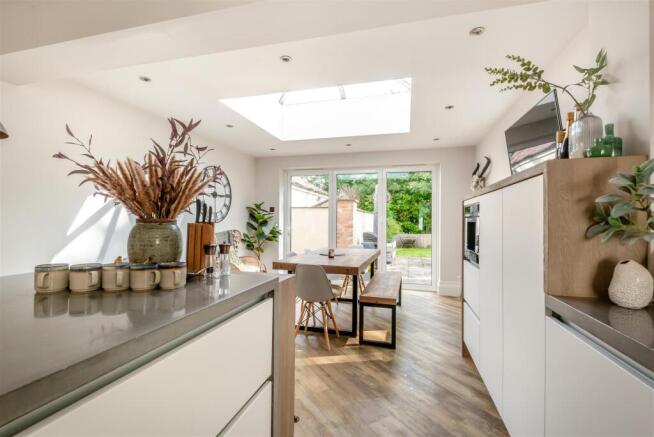 8567712-interior01.jpg