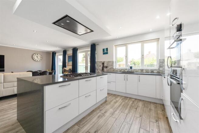 8 Witherford Croft, Solihull, B91 1TU_22.jpg