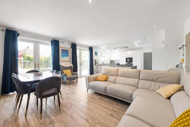 8 Witherford Croft, Solihull, B91 1TU_31.jpg