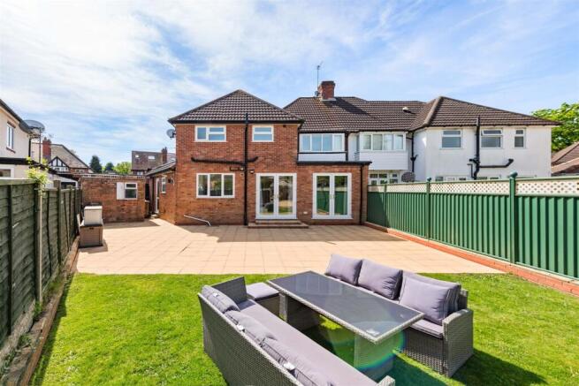 8 Witherford Croft, Solihull, B91 1TU_33.jpg