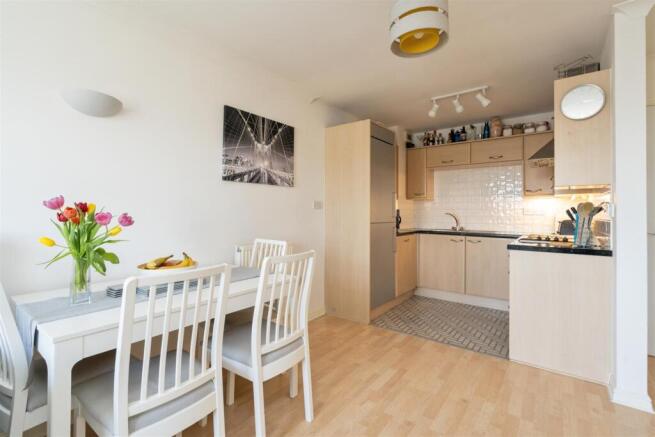 Apt 33 Westley Heights_11.jpg