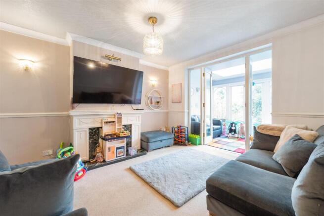 38 Kingslea Road, Solihull, B91 1TP_2.jpg