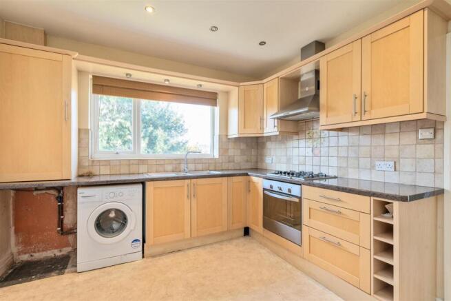 10 Milton Close_5.jpg