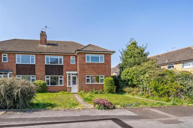 10 Milton Close_14.jpg