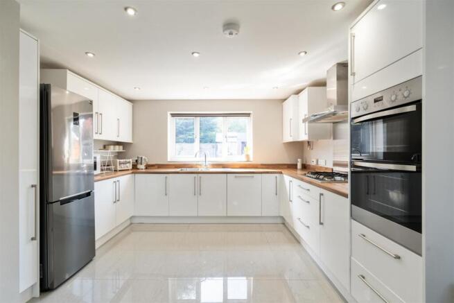 34 Dovecote Close_18.jpg