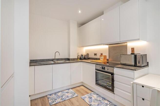 Apartment 44 Broadoaks-7_lo.jpg