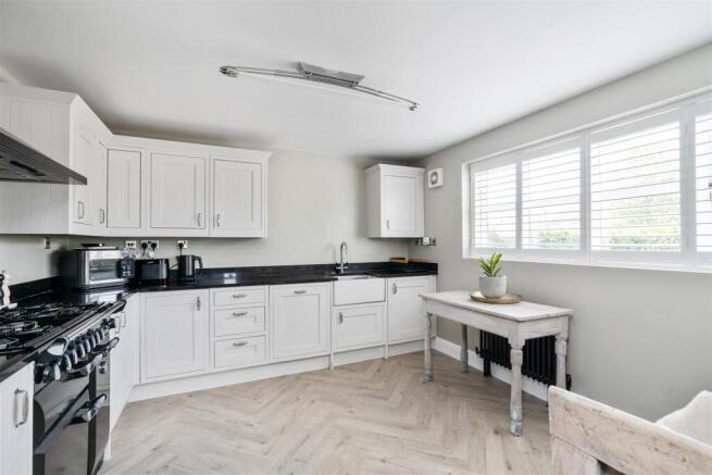 2 Shelfield Close_7.jpg