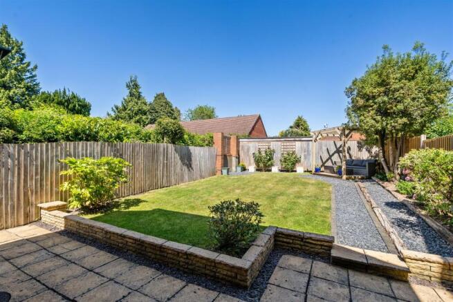 2 Enderby Close Bentley Heath_5.jpg