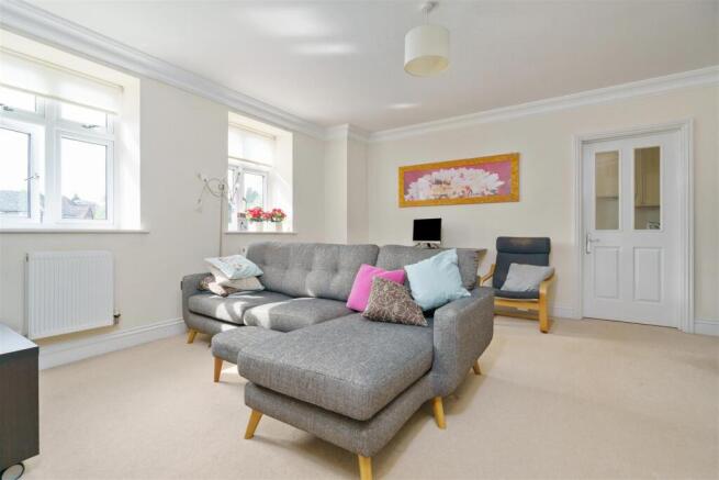 Apt 6 Chadwick House_1.jpg