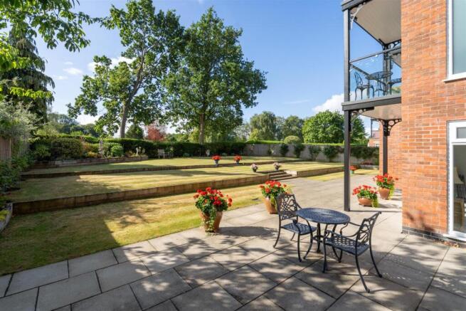 1 Fairway Lawn New externals_1.jpg