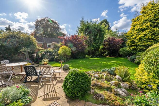 2 Oaken Drive_19.jpg