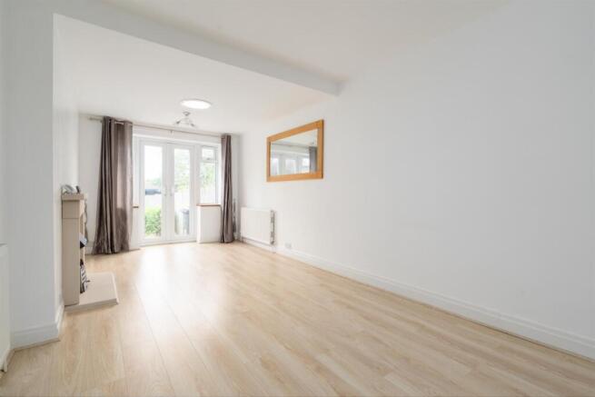 92 Sandgate Road_4.jpg