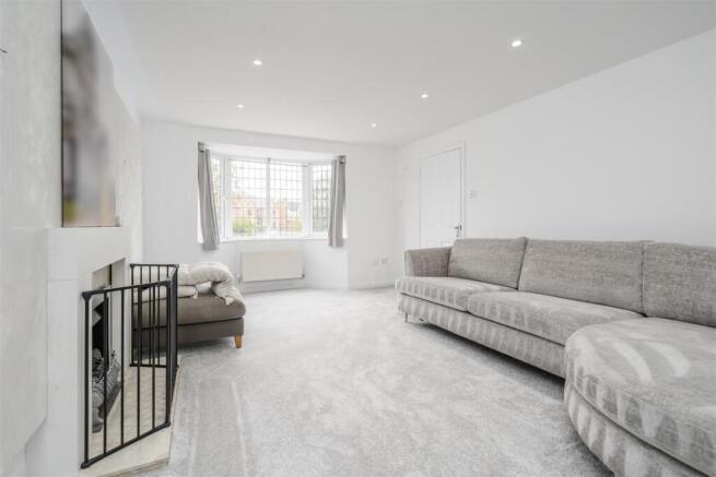 47 Radlow Crescent_3.jpg