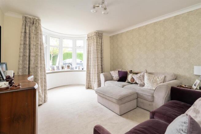 43 Stoneleigh Road_7.jpg