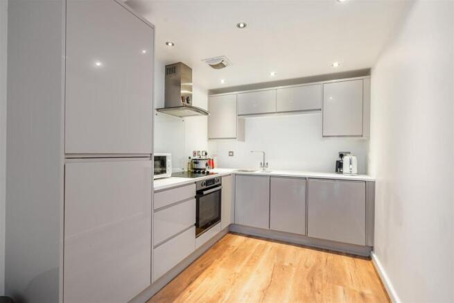 Apartment 9, 8 Rea Place_3.jpg