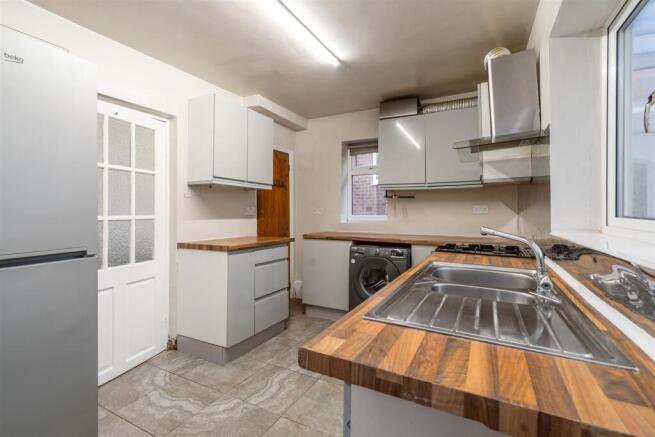 36 Silverton Crescent_4.jpg