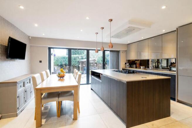 2 Nichols Close_6 2.jpg