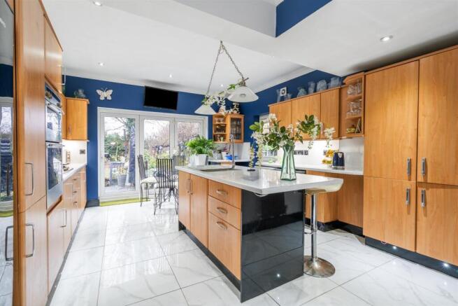 167 Dovehouse Lane_2.jpg