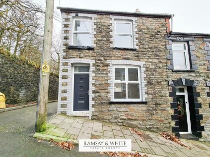 Aberdare - 4 bedroom end of terrace house