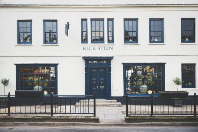 JR20160929_SteinsMarlborough_Interiors12 edited.
