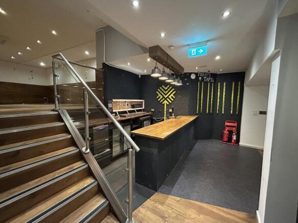 Lyndhurst_16 High Street_ 2.JPEG