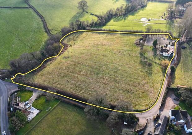 Cottage Inn Fillongley  Yellow Line Boundary.jpg