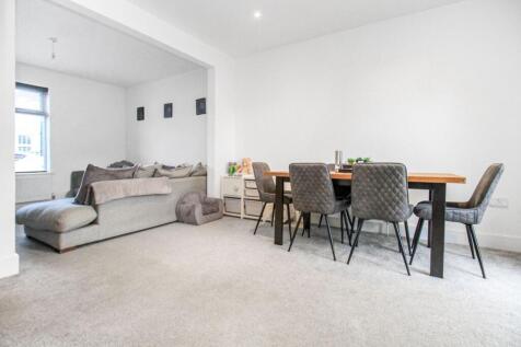 Sholing Road, Sholing, SO19