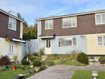 Elizabeth Court, Totnes, Devon