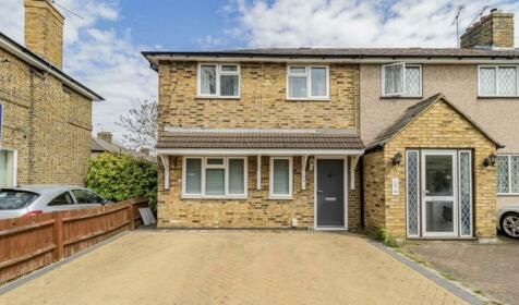 West Drayton - 3 bedroom end of terrace house for sale