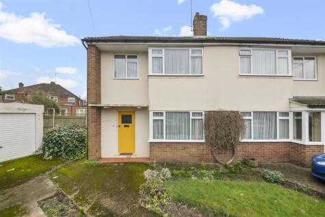 Stirling Close, Uxbridge