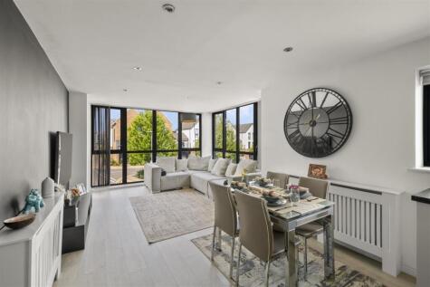 Dyson Drive, Uxbridge