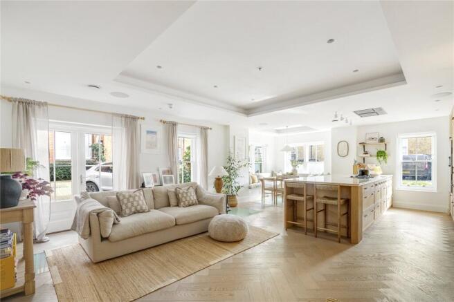 Recption/Kitchen